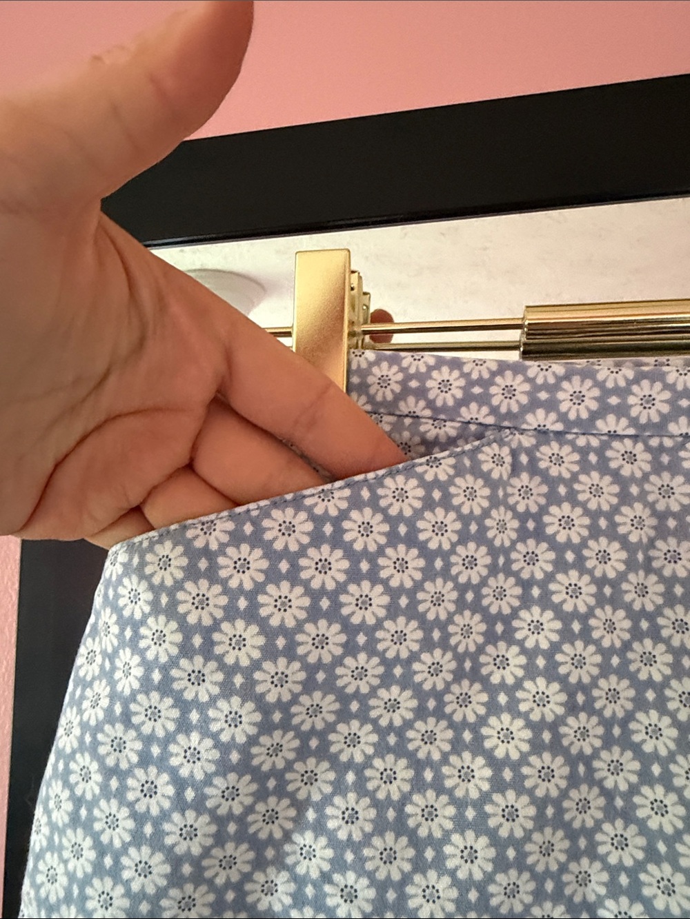 LOFT Light Blue and White Daisy Pencil Mini Skirt - Picture 3 of 5